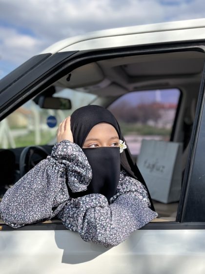 Çiçekli Asimetrik Takım